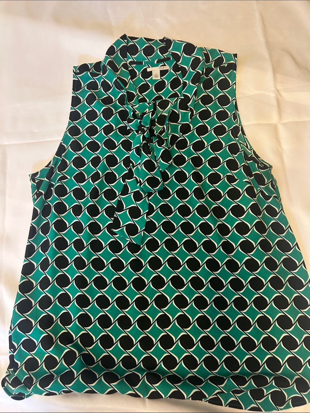 Halogen Green and Black Geometric Tie-Neck Sleeveless Top